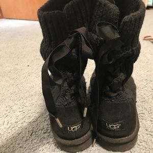 Black knit uggs size 9!